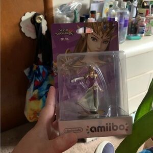 Nintendo Amiibo Zelda with Purple and White Outfit